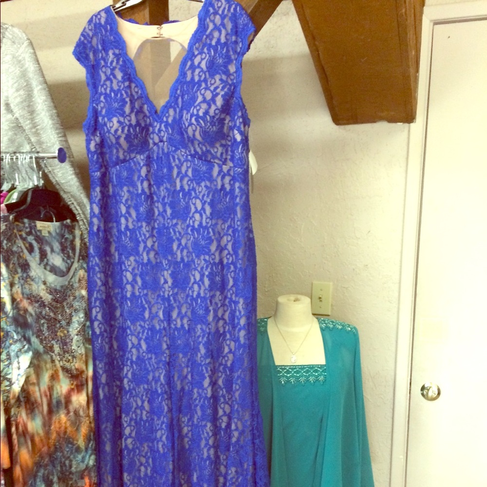 Blue lace formal dress size 20 NWT